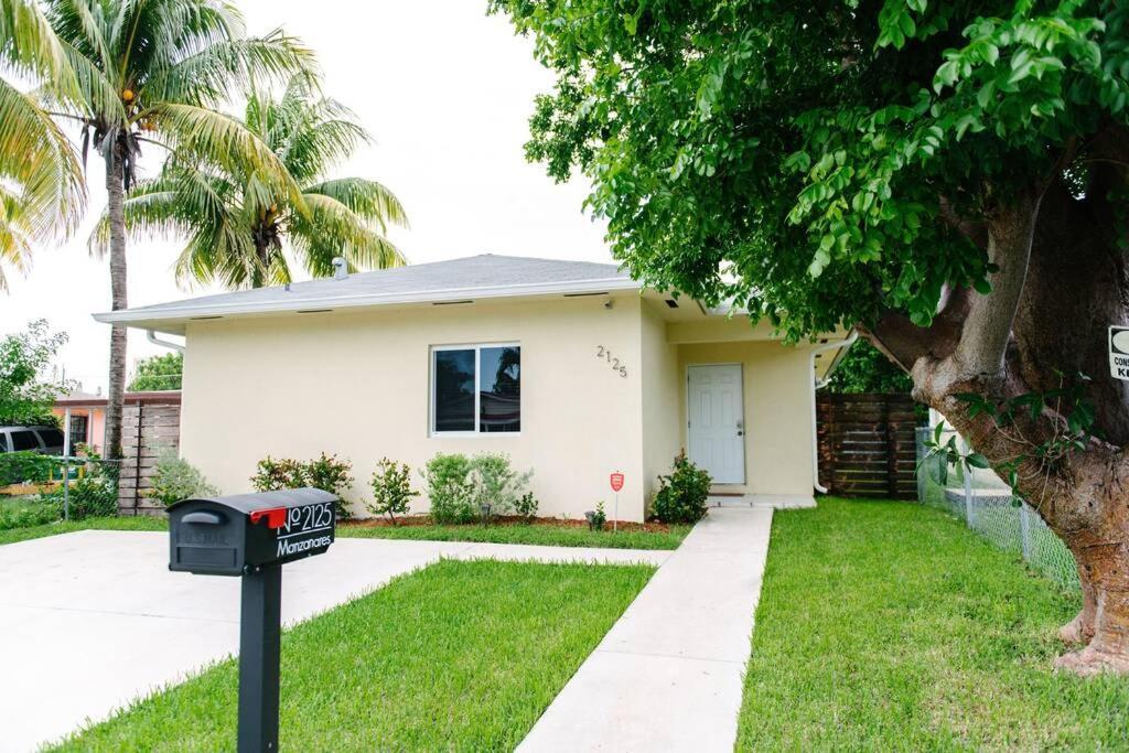 Villa New House On The Block Near Miami Airport. Exterior foto